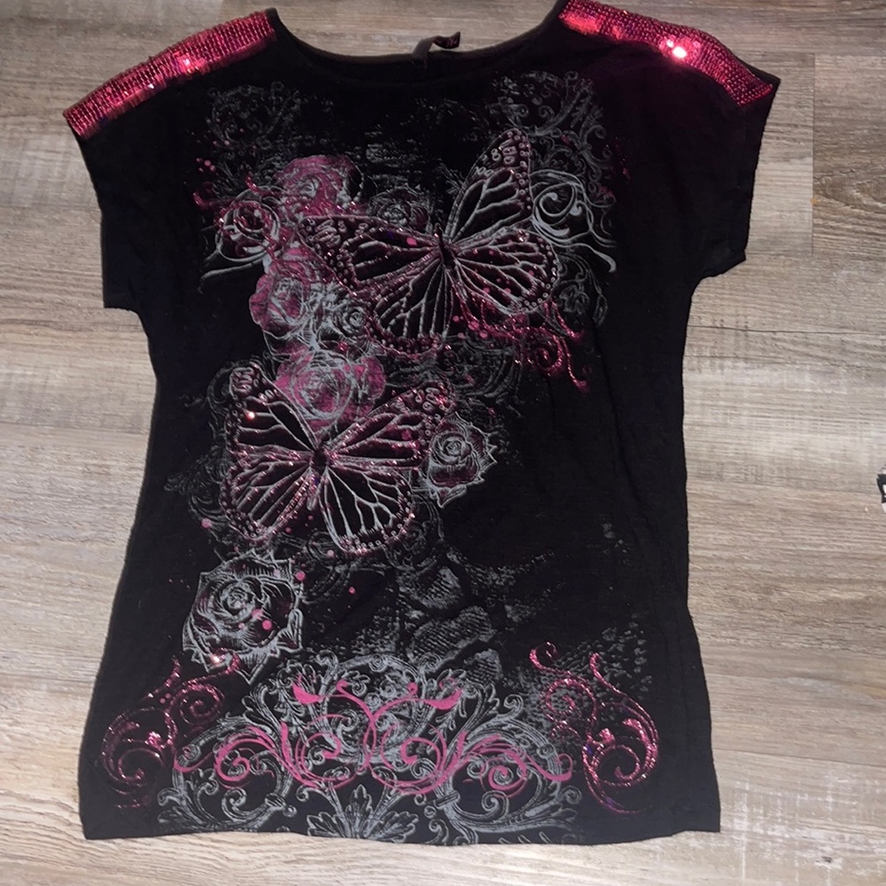 Black and pink tshirt with sequin shoulders size Lg